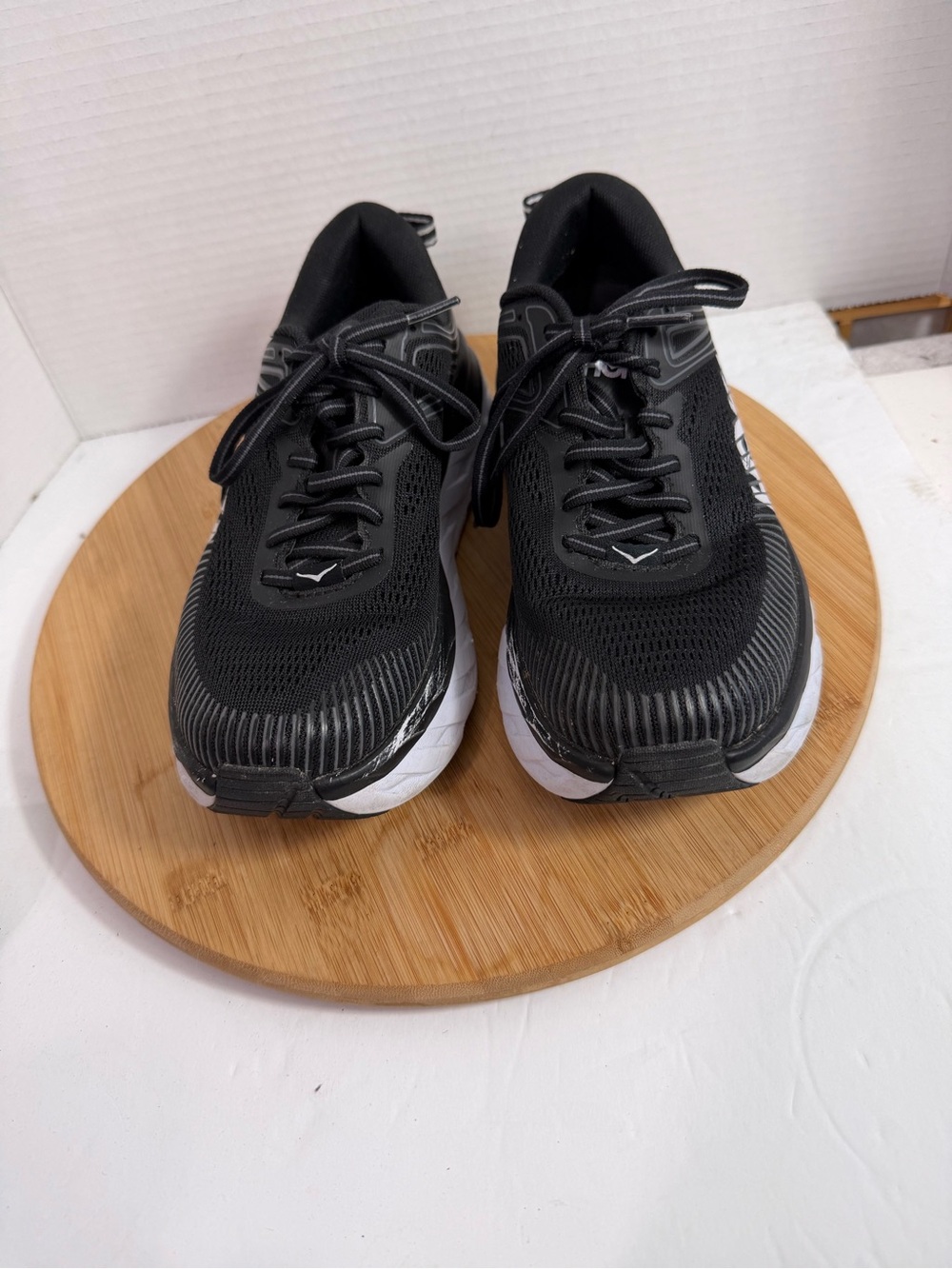 Hoka One One Bondi 7 Black and White Sz 6.5D Wide